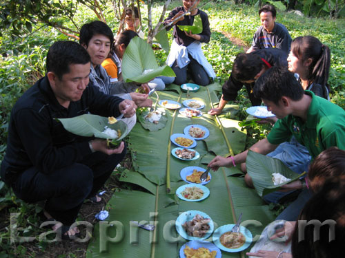 lunch-in-the-jungle-of-laos1.jpg